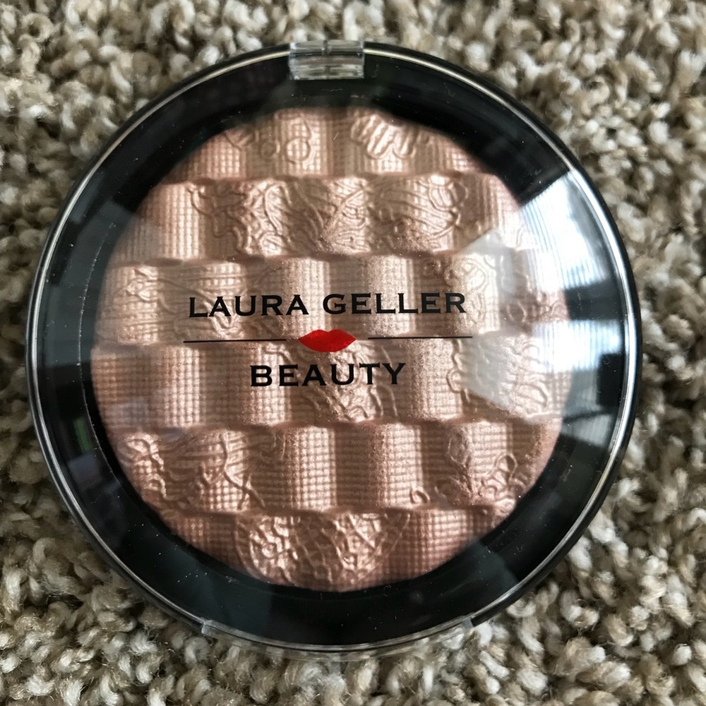 Laura Geller baked highlighter